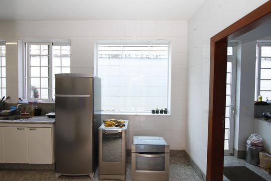 Cozinha de casa à venda com 5 quartos, 360m² em Belvedere, Belo Horizonte