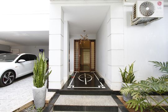 Entrada de casa à venda com 5 quartos, 360m² em Belvedere, Belo Horizonte