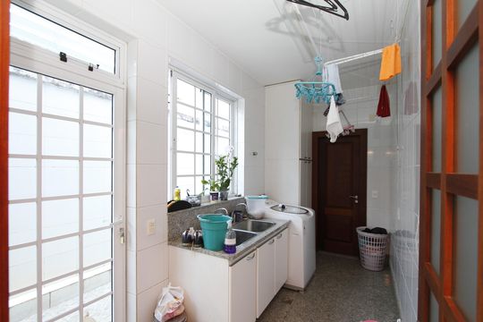 Área de Serviço de casa à venda com 5 quartos, 360m² em Belvedere, Belo Horizonte