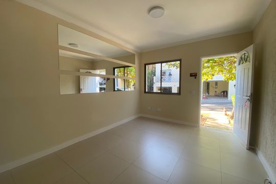 Sala de casa de condomínio à venda com 2 quartos, 144m² em Rio Pequeno, São Paulo