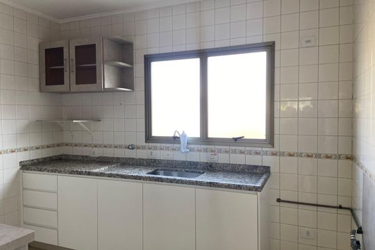 Cozinha de casa de condomínio à venda com 2 quartos, 144m² em Rio Pequeno, São Paulo