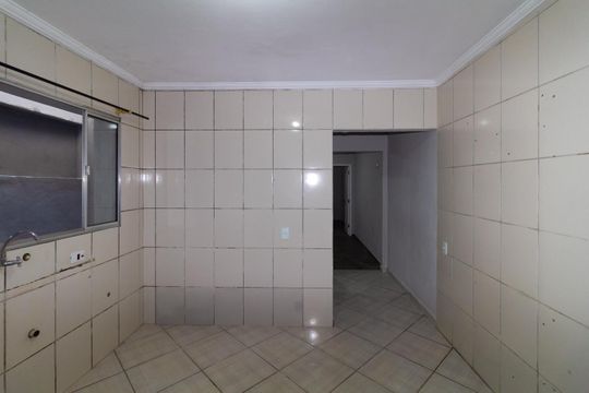 Cozinha de casa para alugar com 2 quartos, 70m² em São Rafael, São Paulo
