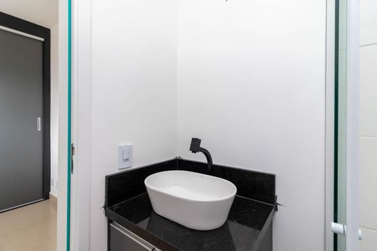 Banheiro de apartamento para alugar com 1 quarto, 25m² em Jardim do Colegio (zona Norte), São Paulo