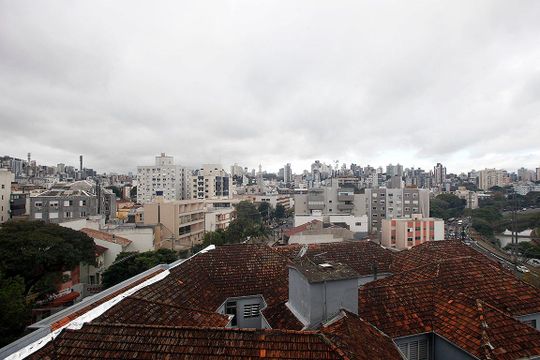 Quarto 2 Vista de apartamento para alugar com 2 quartos, 68m² em Petrópolis, Porto Alegre