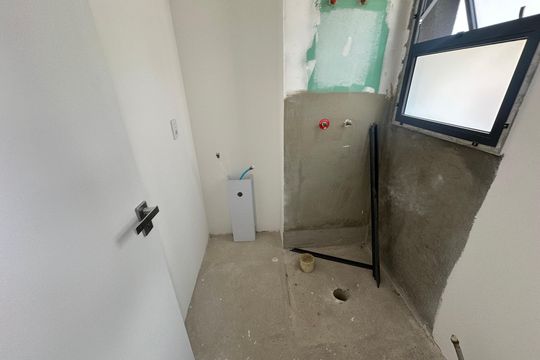 Banheiro da Suíte 1 de apartamento à venda com 2 quartos, 142m² em Alphaville Comercial, Barueri
