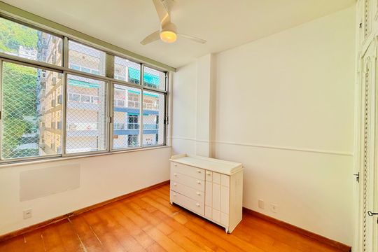 Quarto de apartamento para alugar com 2 quartos, 90m² em Copacabana, Rio de Janeiro