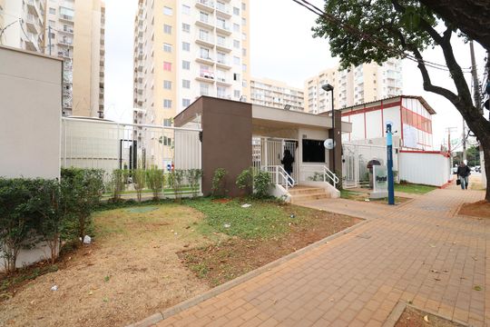 Fachada de apartamento para alugar com 1 quarto, 28m² em Bom Retiro, São Paulo