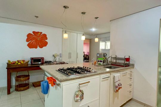 Cozinha de apartamento para alugar com 3 quartos, 224m² em Alto de Pinheiros, São Paulo