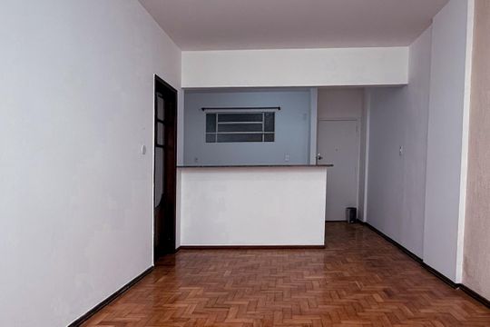 Sala de apartamento para alugar com 1 quarto, 50m² em Centro, Juiz de Fora