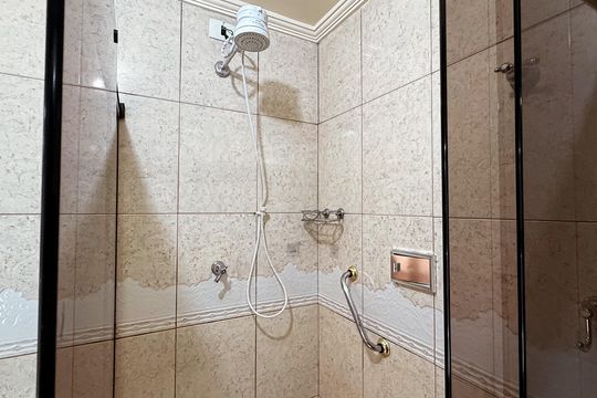 Apoio - chuveiro  de apartamento para alugar com 1 quarto, 50m² em Centro, Juiz de Fora