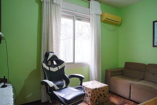 Quarto 2 de casa à venda com 3 quartos, 276m² em Sarandi, Porto Alegre