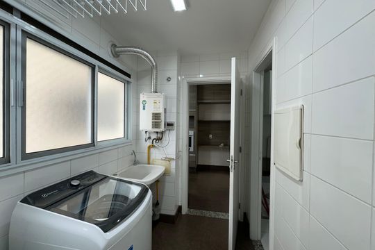 Área de Serviço de apartamento para alugar com 3 quartos, 132m² em Tamboré, Santana de Parnaíba