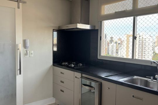 Cozinha de apartamento à venda com 3 quartos, 125m² em Taquaral, Campinas