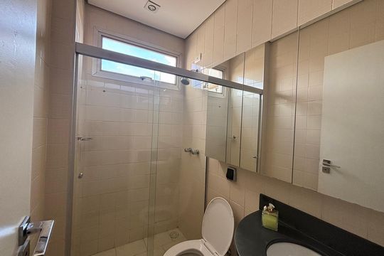 Banheiro de apartamento à venda com 3 quartos, 125m² em Taquaral, Campinas