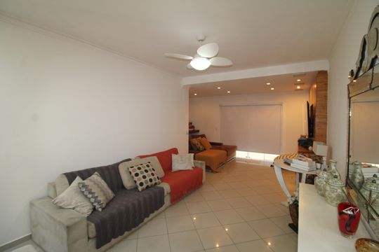 Sala de casa à venda com 3 quartos, 320m² em Vila Barbosa, São Paulo