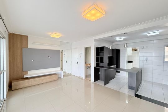 Sala  de apartamento para alugar com 2 quartos, 100m² em Santo Amaro, São Paulo