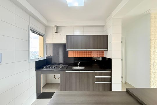 Cozinha de apartamento para alugar com 2 quartos, 100m² em Santo Amaro, São Paulo