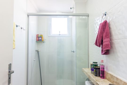 Banheiro de apartamento para alugar com 1 quarto, 33m² em Novo Osasco, Osasco