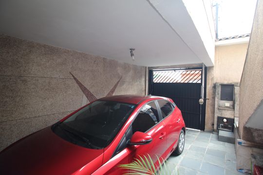 Garagem de casa à venda com 3 quartos, 157m² em Parque Peruche, São Paulo