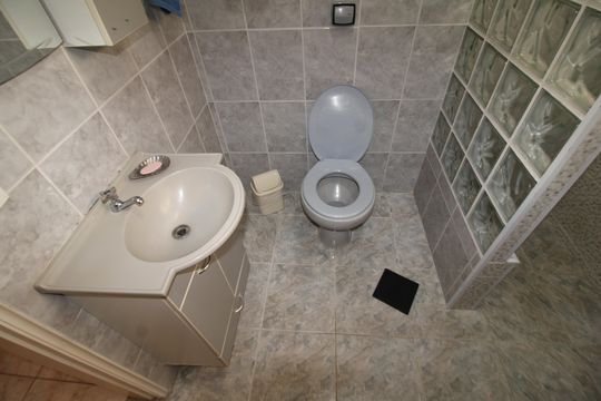 Banheiro 1 de casa à venda com 3 quartos, 157m² em Parque Peruche, São Paulo