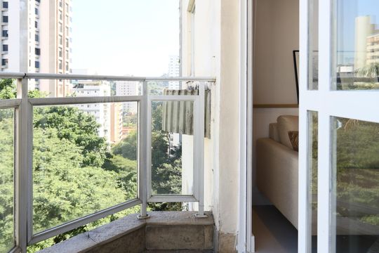 sacada de apartamento para alugar com 2 quartos, 170m² em Real Parque, São Paulo