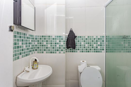 Banheiro de kitnet/studio para alugar com 1 quarto, 30m² em Jardim Previdencia, São Paulo