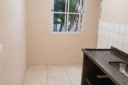 Cozinha de apartamento à venda com 2 quartos, 52m² em Conjunto Residencial José Bonifácio, São Paulo