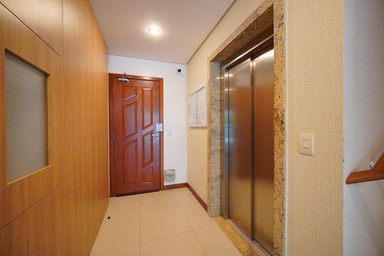 Elevador de apartamento para alugar com 1 quarto, 53m² em Campeche, Florianópolis