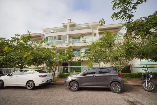 Fachada de apartamento para alugar com 1 quarto, 53m² em Campeche, Florianópolis