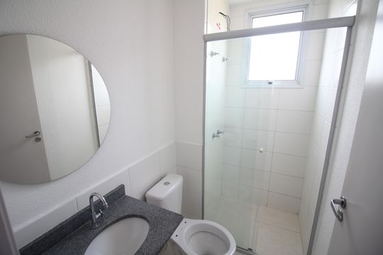 Banheiro de apartamento para alugar com 3 quartos, 65m² em Jk, Contagem