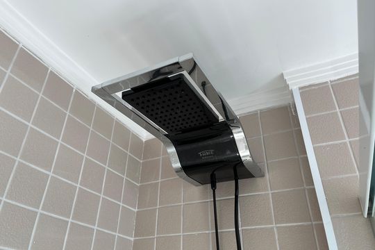 Banheiro de kitnet/studio para alugar com 1 quarto, 55m² em José Menino, Santos