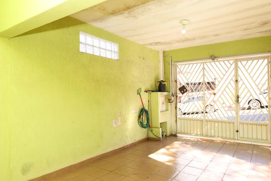 Garagem de casa à venda com 4 quartos, 200m² em Itaquera, São Paulo