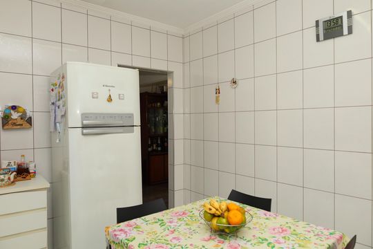 Cozinha de casa à venda com 4 quartos, 200m² em Itaquera, São Paulo