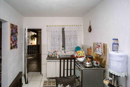 Cozinha  de casa à venda com 3 quartos, 240m² em Taboão, Diadema