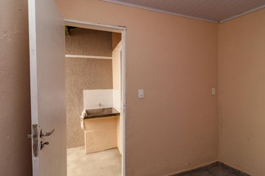 Depósito de casa para alugar com 2 quartos, 93m² em Vila Medeiros, São Paulo