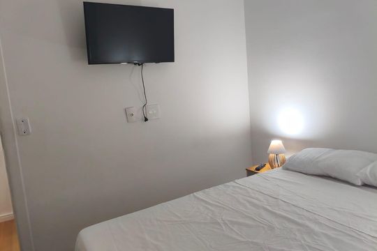 Quarto 1 de apartamento para alugar com 2 quartos, 50m² em Taquara, Rio de Janeiro