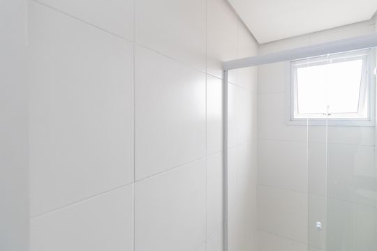 Banheiro de apartamento para alugar com 2 quartos, 58m² em Parada Inglesa, São Paulo