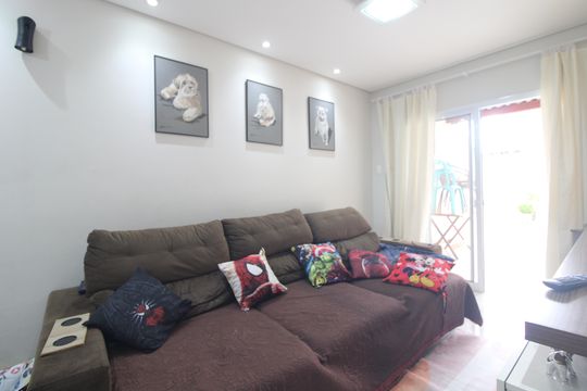 Sala de casa de condomínio à venda com 3 quartos, 90m² em Rio Bonito, São Paulo