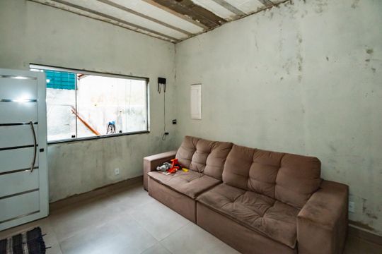 Casa à venda com 3 quartos, 160m² em Floramar, Belo Horizonte