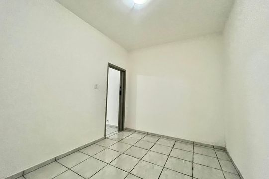 Quarto  de casa à venda com 3 quartos, 100m² em Vila Fachini, São Paulo
