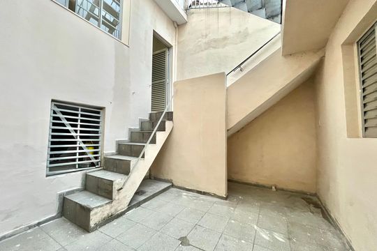 Quintal de casa à venda com 3 quartos, 100m² em Vila Fachini, São Paulo