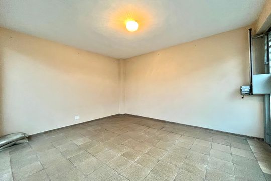 Garagem de casa à venda com 3 quartos, 100m² em Vila Fachini, São Paulo
