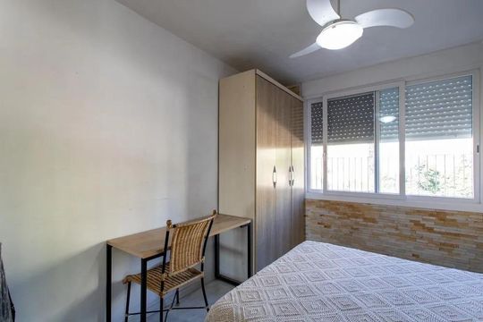 Quarto 1 de apartamento para alugar com 2 quartos, 73m² em Cristal, Porto Alegre