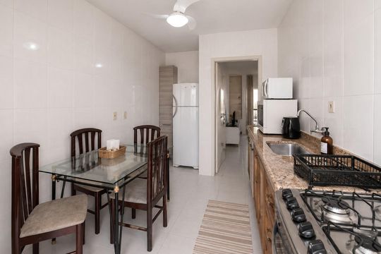 Cozinha de apartamento para alugar com 2 quartos, 73m² em Cristal, Porto Alegre