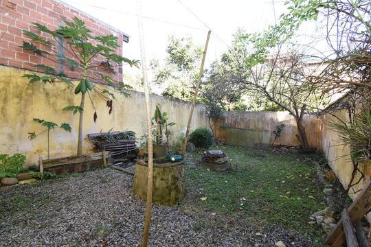 Área externa de casa à venda com 2 quartos, 112m² em Abranches, Curitiba