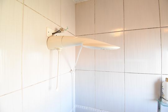 Banheiro da Suíte de casa à venda com 2 quartos, 112m² em Abranches, Curitiba