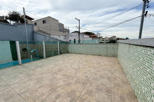 Área externa de casa à venda com 3 quartos, 90m² em Jaqueline, Belo Horizonte