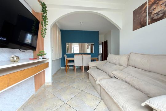 Sala de casa à venda com 3 quartos, 90m² em Jaqueline, Belo Horizonte