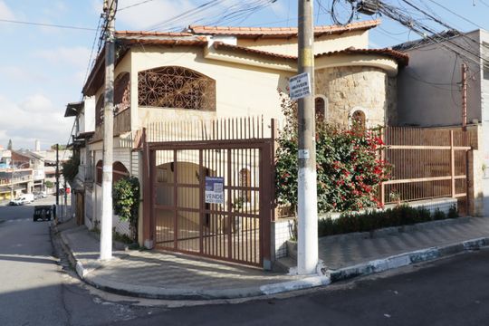 Fachada de casa à venda com 2 quartos, 200m² em Pestana, Osasco