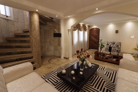 Sala de casa à venda com 2 quartos, 200m² em Pestana, Osasco